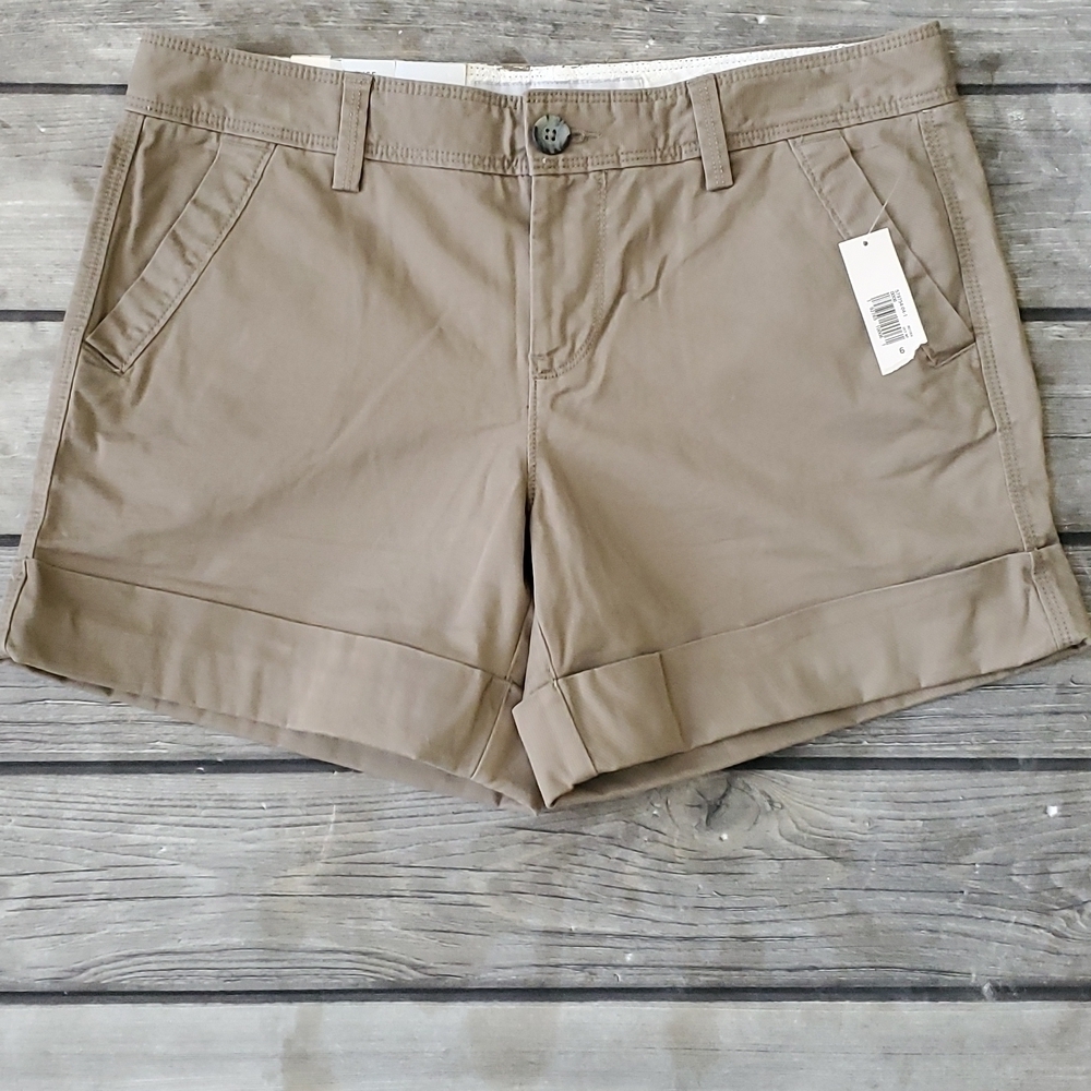 NWT Old Navy Mid-rise Stretch Shorts